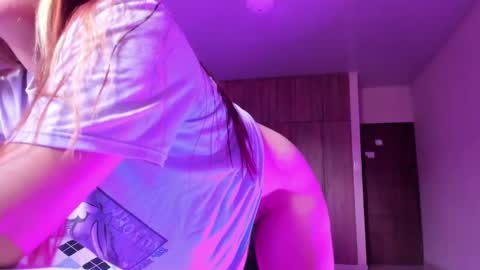 Snapshot of atenas__05 chatting on March 10, 6:45 pm atenas online show from March 10, 6:45 pm