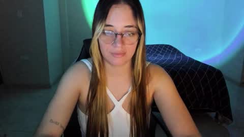 Snapshot of atenas__05 chatting on October 5, 9:40 am atenas online show from October 5, 9:40 am