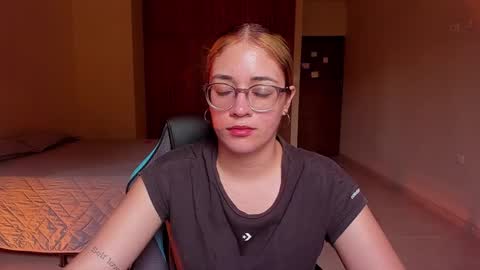 Snapshot of atenas__05 chatting on February 22, 6:30 pm atenas online show from February 22, 6:30 pm