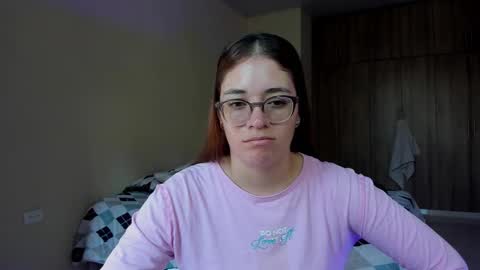 Snapshot of atenas__05 chatting on January 18, 7:48 pm atenas online show from January 18, 7:48 pm