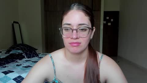 Snapshot of atenas__05 chatting on February 5, 7:10 pm atenas online show from February 5, 7:10 pm
