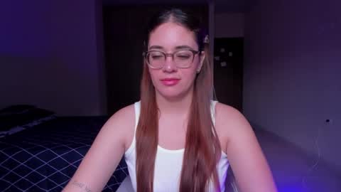 Snapshot of atenas__05 chatting on February 14, 6:51 pm atenas online show from February 14, 6:51 pm