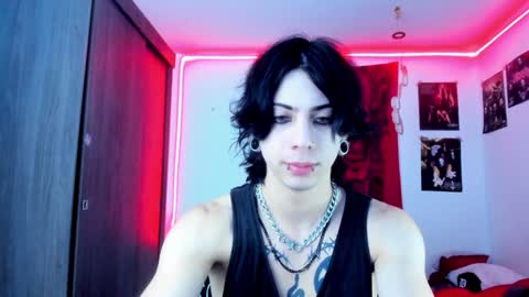 Snapshot of atheneoo_ chatting on February 4, 3:22 am athenauwu online show from February 4, 3:22 am