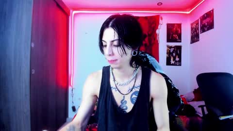 Snapshot of atheneoo_ chatting on February 16, 5:48 am athenauwu online show from February 16, 5:48 am