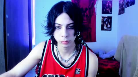 Snapshot of atheneoo_ chatting on February 19, 6:33 am athenauwu online show from February 19, 6:33 am