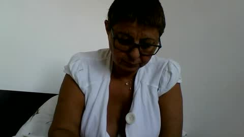 Snapshot of atikaarea chatting on September 29, 1:43 pm atikaarea online show from September 29, 1:43 pm