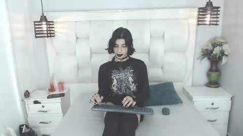Snapshot of atley_dolly_ chatting on October 8, 10:05 pm ATLEY online show from October 8, 10:05 pm