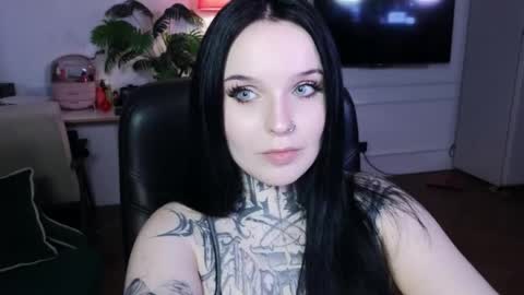 online every day between 10am-23pm online show from June 4, 2:45 pm