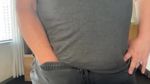 augustorange online show from April 18, 6:15 am