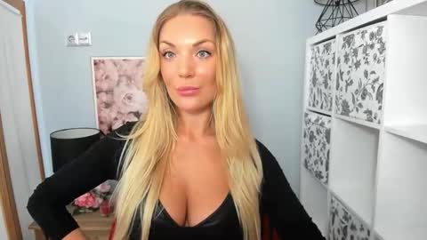 AulloraSensual online show from January 19, 9:11 am