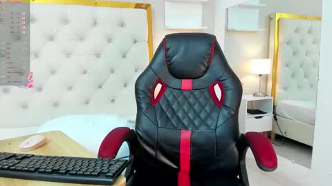 Snapshot of aura_sanders1 chatting on September 9, 1:33 pm Aura sanders online show from September 9, 1:33 pm