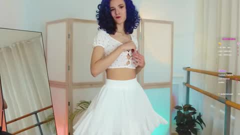 Snapshot of auralana chatting on October 6, 7:26 am Lana online show from October 6, 7:26 am