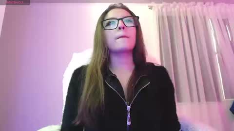 Snapshot of aurora_blossom__ chatting on September 10, 5:25 pm Aurora online show from September 10, 5:25 pm