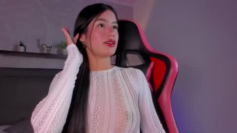 A U R O R A  online show from January 13, 3:58 am