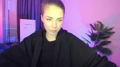 Aurora online show from February 3, 4:32 am