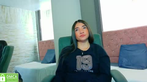 Snapshot of aurora_jones1 chatting on September 21, 3:32 am Aurora online show from September 21, 3:32 am