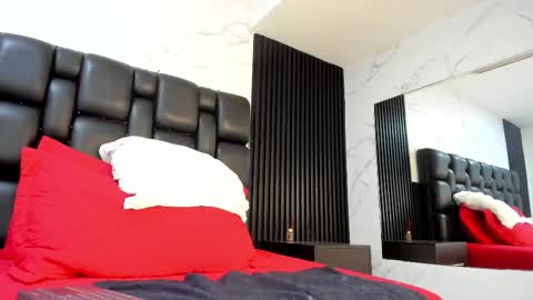 Aurora online show from February 13, 8:28 am