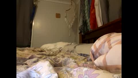 Milf4u online show from December 18, 2:45 pm