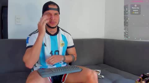 A online show from November 12, 9:06 pm