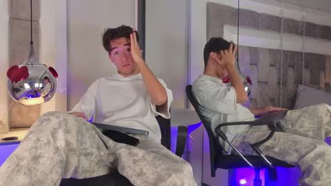 austinreeds online show from April 4, 2:13 pm