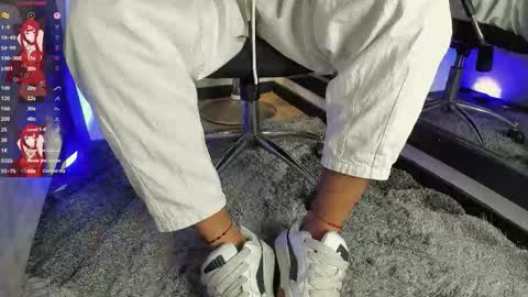 austinreeds online show from March 10, 12:42 pm