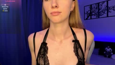 Annie online show from November 12, 3:03 pm