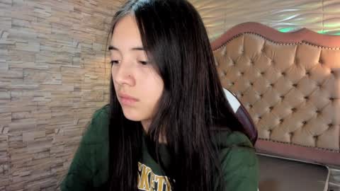 Snapshot of ava_broown chatting on February 7, 10:41 pm              online show from February 7, 10:41 pm