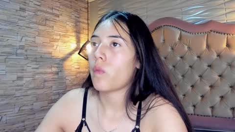 Snapshot of ava_broown chatting on January 26, 10:35 pm              online show from January 26, 10:35 pm