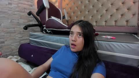 Snapshot of ava_broown chatting on January 21, 12:04 am              online show from January 21, 12:04 am