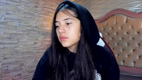 Snapshot of ava_broown chatting on January 27, 8:49 pm              online show from January 27, 8:49 pm