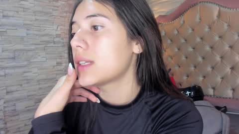 Snapshot of ava_broown chatting on January 22, 7:13 pm              online show from January 22, 7:13 pm