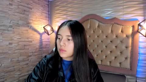 Snapshot of ava_broown chatting on February 6, 5:35 am              online show from February 6, 5:35 am