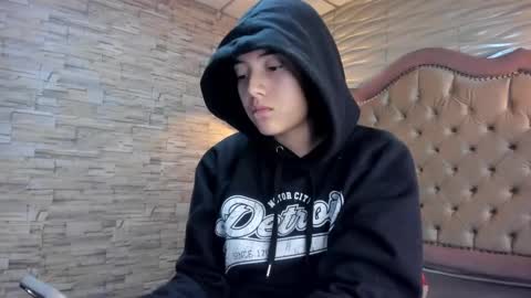 Snapshot of ava_broown chatting on February 4, 2:17 am              online show from February 4, 2:17 am