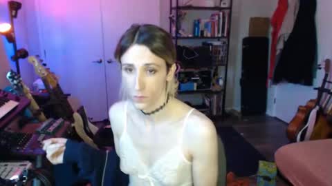 Ava online show from May 7, 8:59 pm