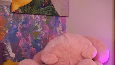 Ava online show from April 9, 7:52 pm