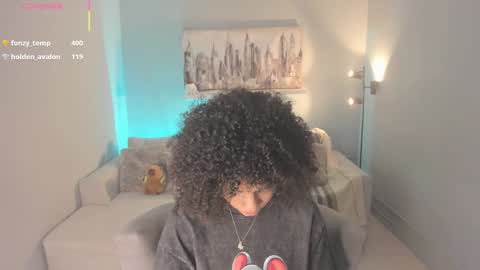 Snapshot of avalon_badger chatting on February 8, 9:46 pm Avalon online show from February 8, 9:46 pm