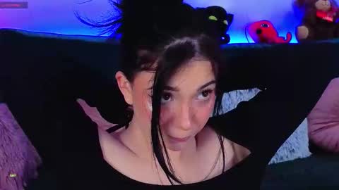 AveryWillow online show from March 25, 12:28 am