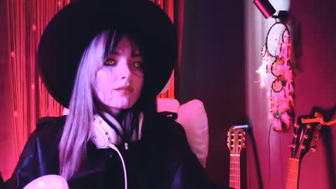 Avriel online show from November 1, 4:33 am