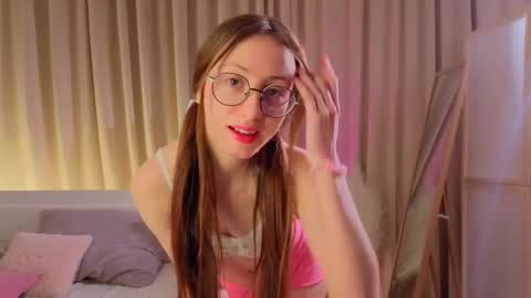 Avril online show from February 20, 9:39 pm