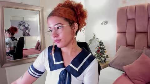 Avril  online show from November 30, 12:56 pm