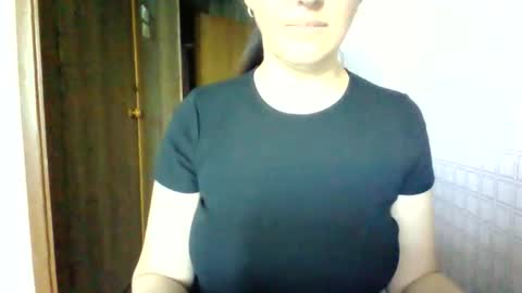 awesomeladyy online show from May 30, 8:35 am