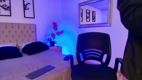 Snapshot of axel_draven chatting on October 6, 11:06 am axel_draven online show from October 6, 11:06 am