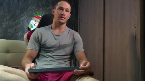 Axel Fairchaild online show from December 2, 12:47 pm