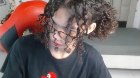 Axel online show from May 18, 1:26 am