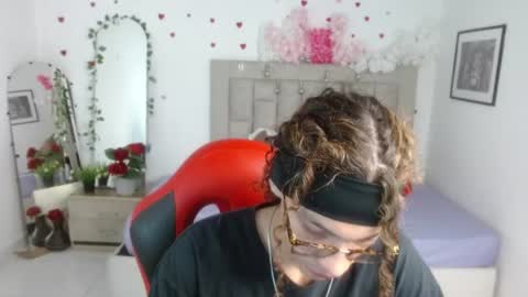 Axel online show from June 17, 1:10 am