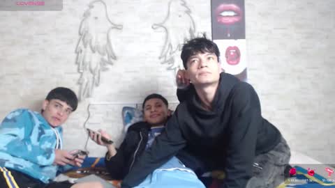 axel_milo_and_kairo online show from December 1, 8:40 pm