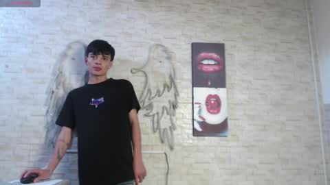 axel_milo_and_kairo online show from February 20, 8:44 pm