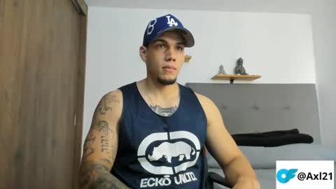 INDEPENDENT MODEL  online show from July 3, 7:40 pm