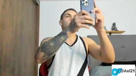 INDEPENDENT MODEL  online show from June 25, 2:19 am