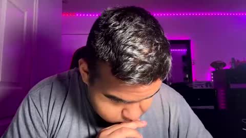 axelfigueroa2 online show from November 18, 6:55 pm